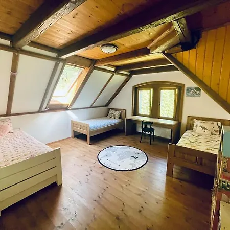 Hunter's Oliver Villa